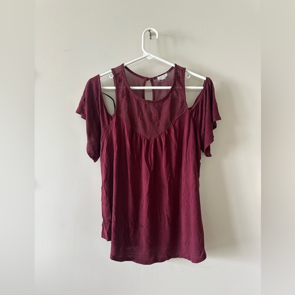 Women’s Eyeshadow open shoulder maroon top Blouse L